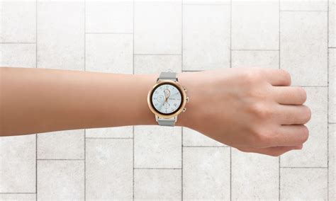 5 Best Hybrid Smartwatches for Women (That Aren’t Ugly).